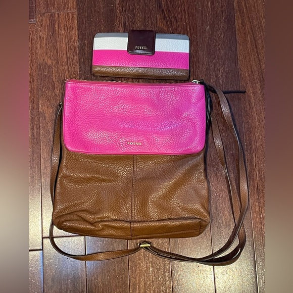 Fossil Convertible Purse/Backpack and Wallet Set - Picture 2 of 8